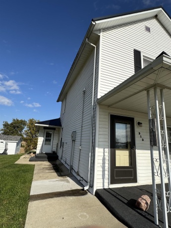 313 1st, ALL OTHERS, Iowa 53115, 3 Bedrooms Bedrooms, ,1 BathroomBathrooms,House,For Sale,1st,202600347