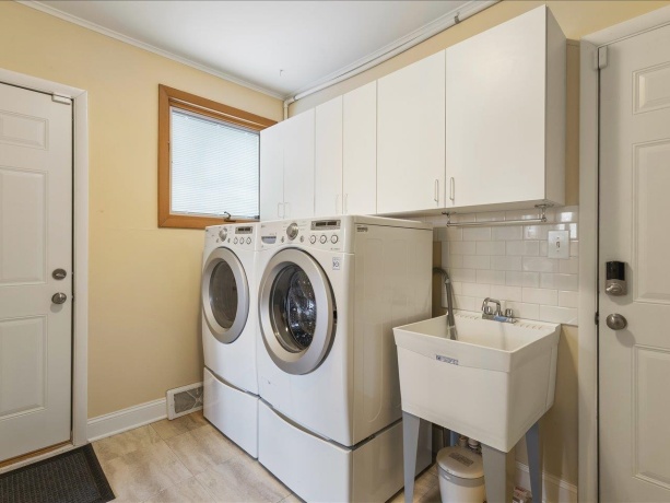 4701 Highcrest, ROCKFORD, Illinois 61107, 2 Bedrooms Bedrooms, ,1 BathroomBathrooms,House,For Sale,Highcrest,202600352