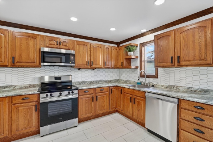 709 Whitney, BELVIDERE, Illinois 61008, 4 Bedrooms Bedrooms, ,1 BathroomBathrooms,House,For Sale,Whitney,202600360