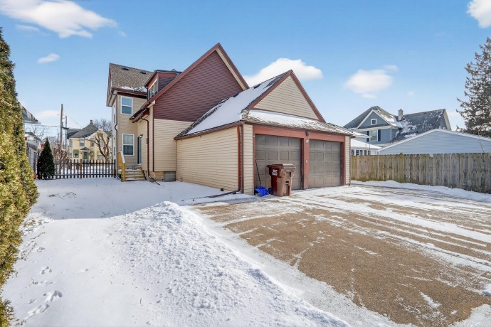 709 Whitney, BELVIDERE, Illinois 61008, 4 Bedrooms Bedrooms, ,1 BathroomBathrooms,House,For Sale,Whitney,202600360