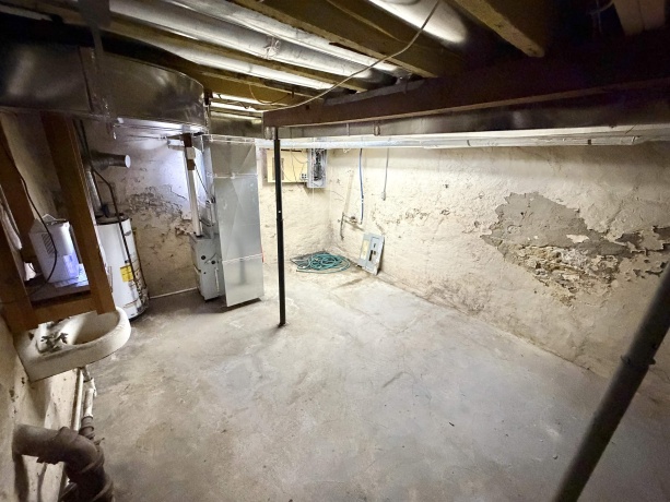 423 4th, BYRON, Illinois 61010, 3 Bedrooms Bedrooms, ,2 BathroomsBathrooms,House,For Sale,4th,202506842