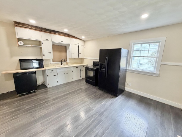 423 4th, BYRON, Illinois 61010, 3 Bedrooms Bedrooms, ,2 BathroomsBathrooms,House,For Sale,4th,202506842