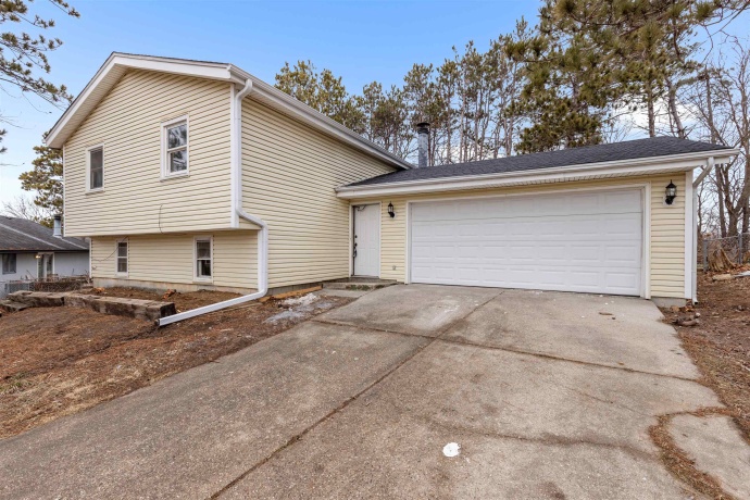 2718 Norway Pine, ROCKFORD, Illinois 61109, 4 Bedrooms Bedrooms, ,2 BathroomsBathrooms,House,For Sale,Norway Pine,202600361