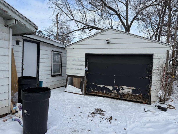 2021 Loomis, ROCKFORD, Illinois 61102, 3 Bedrooms Bedrooms, ,1 BathroomBathrooms,House,For Sale,Loomis,202600368