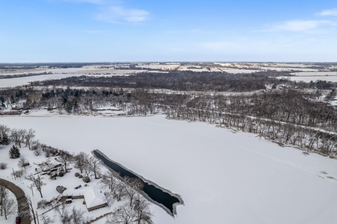 9511 Shore, MACHESNEY PARK, Illinois 61115, 3 Bedrooms Bedrooms, ,2 BathroomsBathrooms,House,For Sale,Shore,202600373