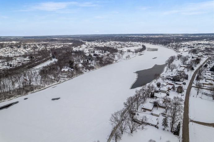 9511 Shore, MACHESNEY PARK, Illinois 61115, 3 Bedrooms Bedrooms, ,2 BathroomsBathrooms,House,For Sale,Shore,202600373