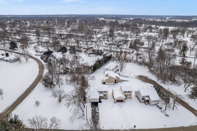 9511 Shore, MACHESNEY PARK, Illinois 61115, 3 Bedrooms Bedrooms, ,2 BathroomsBathrooms,House,For Sale,Shore,202600373