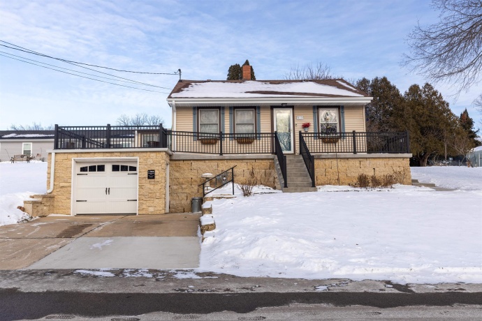 913 Fulton, GALENA, Illinois 61036, 3 Bedrooms Bedrooms, ,2 BathroomsBathrooms,House,For Sale,Fulton,202600377