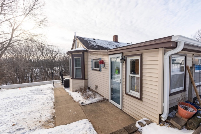 913 Fulton, GALENA, Illinois 61036, 3 Bedrooms Bedrooms, ,2 BathroomsBathrooms,House,For Sale,Fulton,202600377