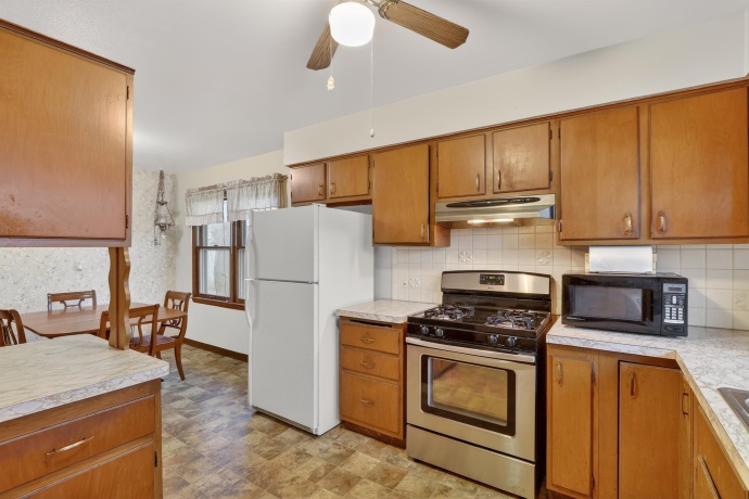 2820 Hanson, ROCKFORD, Illinois 61109, 2 Bedrooms Bedrooms, ,2 BathroomsBathrooms,House,For Sale,Hanson,202600382