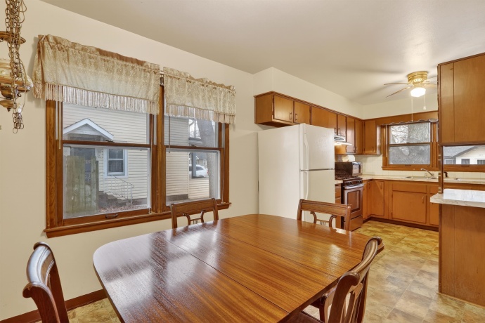 2820 Hanson, ROCKFORD, Illinois 61109, 2 Bedrooms Bedrooms, ,2 BathroomsBathrooms,House,For Sale,Hanson,202600382