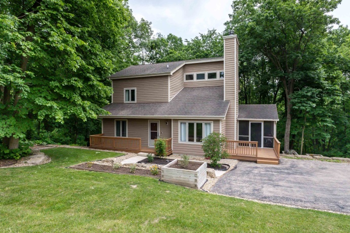 263 Blackhawk, GALENA, Illinois 61036, 3 Bedrooms Bedrooms, ,2 BathroomsBathrooms,House,For Sale,Blackhawk,202503397