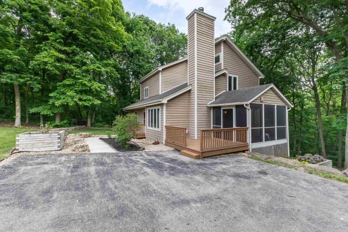 263 Blackhawk, GALENA, Illinois 61036, 3 Bedrooms Bedrooms, ,2 BathroomsBathrooms,House,For Sale,Blackhawk,202503397