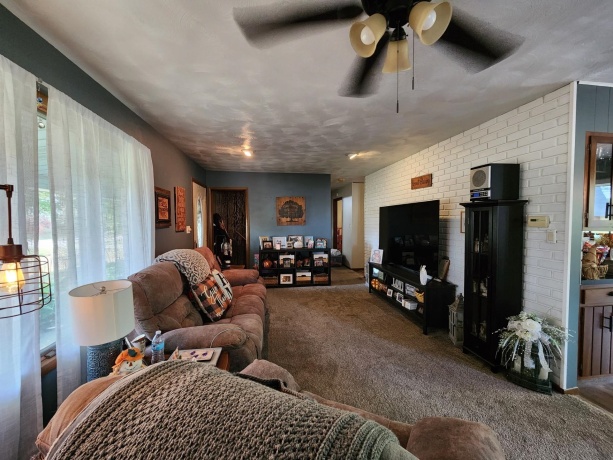 205 IL Rte 64, LANARK, Illinois 61046, 3 Bedrooms Bedrooms, ,2 BathroomsBathrooms,House,For Sale,IL Rte 64,202506486