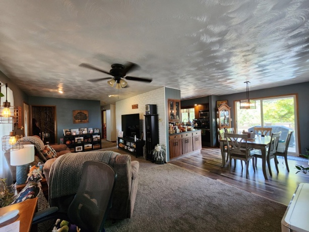 205 IL Rte 64, LANARK, Illinois 61046, 3 Bedrooms Bedrooms, ,2 BathroomsBathrooms,House,For Sale,IL Rte 64,202506486