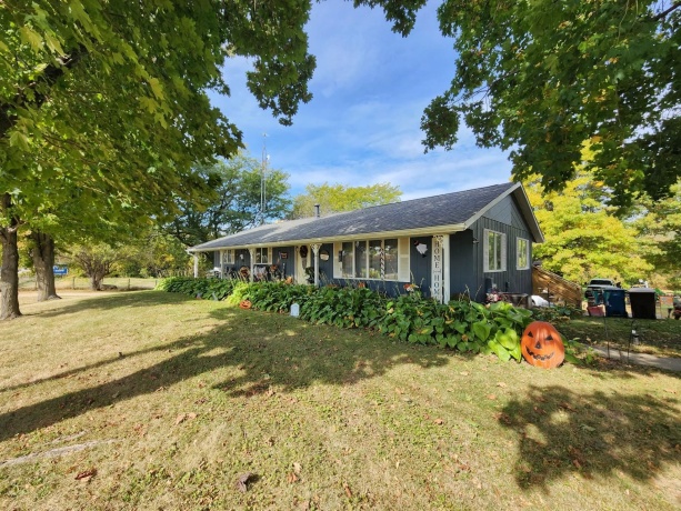 205 IL Rte 64, LANARK, Illinois 61046, 3 Bedrooms Bedrooms, ,2 BathroomsBathrooms,House,For Sale,IL Rte 64,202506486