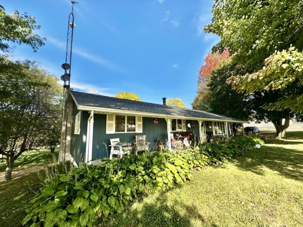 205 IL Rte 64, LANARK, Illinois 61046, 3 Bedrooms Bedrooms, ,2 BathroomsBathrooms,House,For Sale,IL Rte 64,202506486