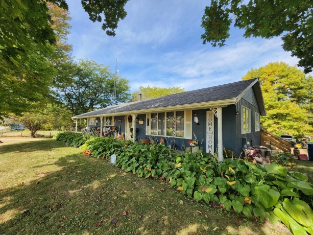 205 IL Rte 64, LANARK, Illinois 61046, 3 Bedrooms Bedrooms, ,2 BathroomsBathrooms,House,For Sale,IL Rte 64,202506486