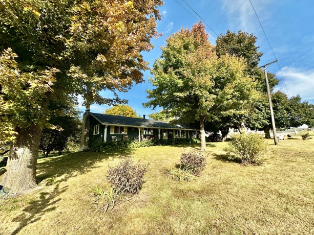 205 IL Rte 64, LANARK, Illinois 61046, 3 Bedrooms Bedrooms, ,2 BathroomsBathrooms,House,For Sale,IL Rte 64,202506486