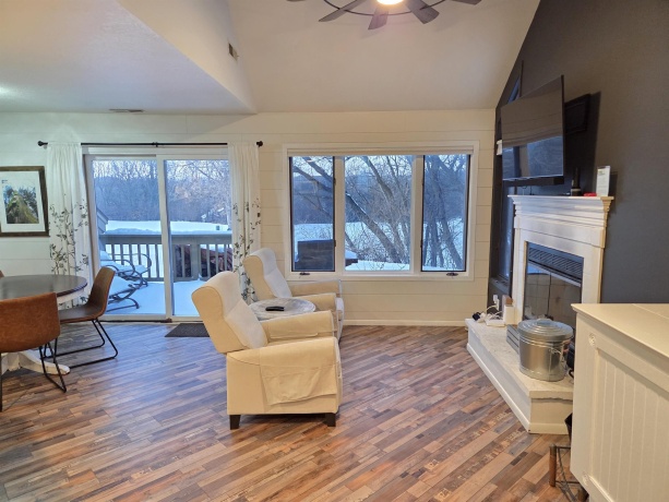 107 East Point, GALENA, Illinois 61036, 1 Bedroom Bedrooms, ,2 BathroomsBathrooms,Condominium,For Sale,East Point,202600399