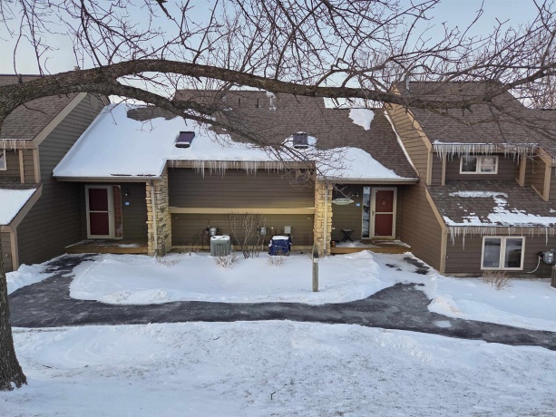 107 East Point, GALENA, Illinois 61036, 1 Bedroom Bedrooms, ,2 BathroomsBathrooms,Condominium,For Sale,East Point,202600399