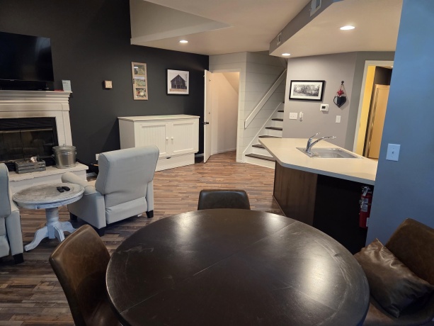 107 East Point, GALENA, Illinois 61036, 1 Bedroom Bedrooms, ,2 BathroomsBathrooms,Condominium,For Sale,East Point,202600399