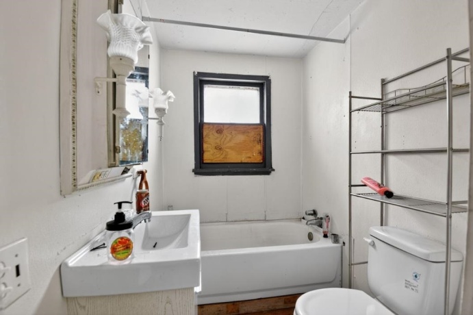 210 High, Havana, Illinois 62644, 2 Bedrooms Bedrooms, ,1 BathroomBathrooms,House,For Sale,High,202600402