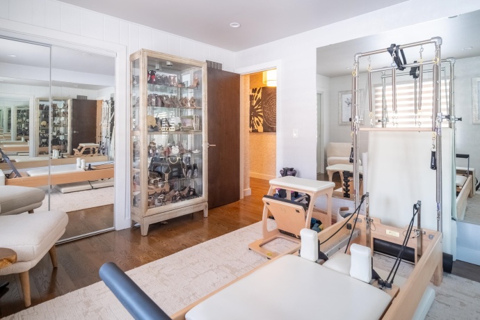 6811 West Gate, ROSCOE, Illinois 61073, 5 Bedrooms Bedrooms, ,3 BathroomsBathrooms,House,For Sale,West Gate,202600405