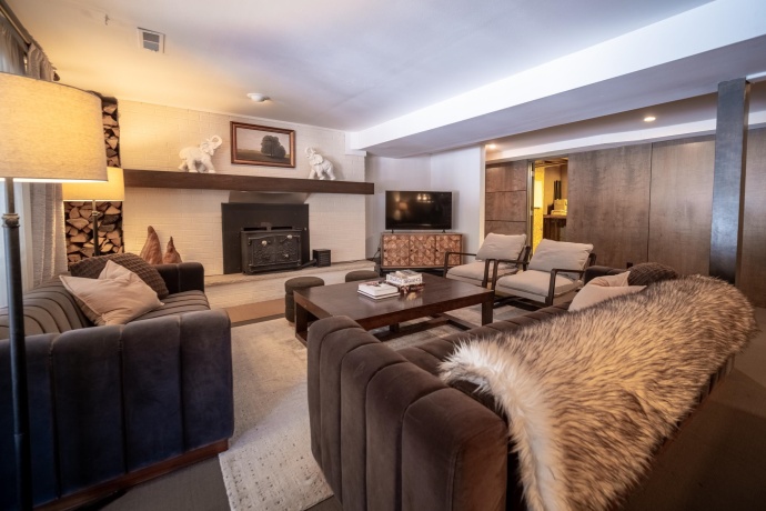 6811 West Gate, ROSCOE, Illinois 61073, 5 Bedrooms Bedrooms, ,3 BathroomsBathrooms,House,For Sale,West Gate,202600405