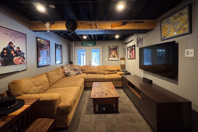 6811 West Gate, ROSCOE, Illinois 61073, 5 Bedrooms Bedrooms, ,3 BathroomsBathrooms,House,For Sale,West Gate,202600405