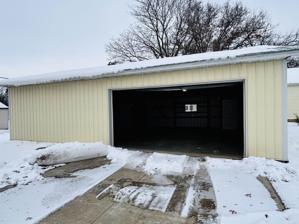 423 Atwood, ROCKFORD, Illinois 61102, 2 Bedrooms Bedrooms, ,1 BathroomBathrooms,House,For Sale,Atwood,202507441