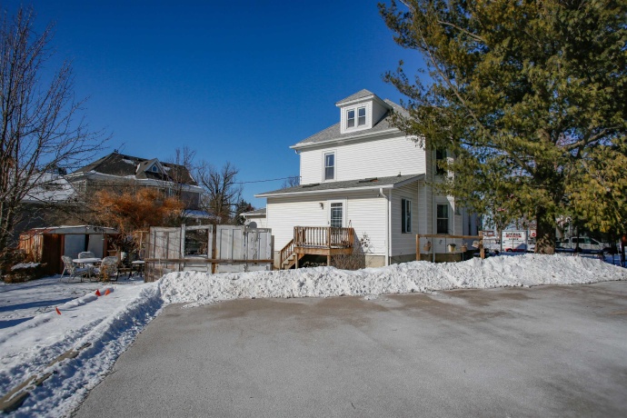 404 Oak, LENA, Illinois 61048, 3 Bedrooms Bedrooms, ,2 BathroomsBathrooms,House,For Sale,Oak,202600411