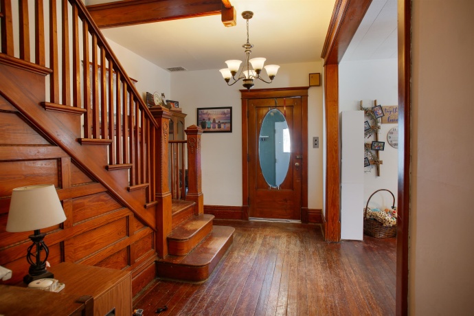 404 Oak, LENA, Illinois 61048, 3 Bedrooms Bedrooms, ,2 BathroomsBathrooms,House,For Sale,Oak,202600411