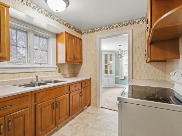 2433 Oxford, ROCKFORD, Illinois 61103, 3 Bedrooms Bedrooms, ,1 BathroomBathrooms,House,For Sale,Oxford,202600420