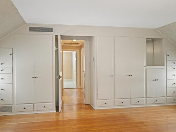 2433 Oxford, ROCKFORD, Illinois 61103, 3 Bedrooms Bedrooms, ,1 BathroomBathrooms,House,For Sale,Oxford,202600420