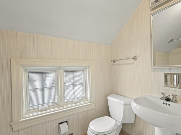 2433 Oxford, ROCKFORD, Illinois 61103, 3 Bedrooms Bedrooms, ,1 BathroomBathrooms,House,For Sale,Oxford,202600420