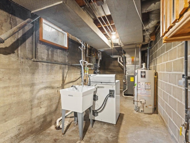 2433 Oxford, ROCKFORD, Illinois 61103, 3 Bedrooms Bedrooms, ,1 BathroomBathrooms,House,For Sale,Oxford,202600420