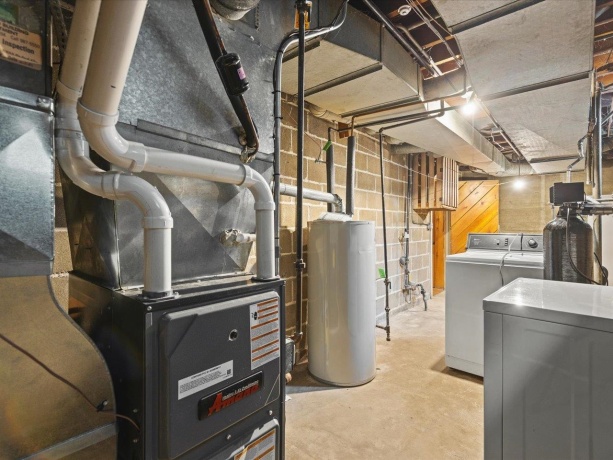 2433 Oxford, ROCKFORD, Illinois 61103, 3 Bedrooms Bedrooms, ,1 BathroomBathrooms,House,For Sale,Oxford,202600420