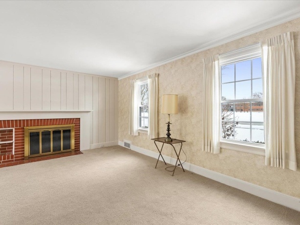 2433 Oxford, ROCKFORD, Illinois 61103, 3 Bedrooms Bedrooms, ,1 BathroomBathrooms,House,For Sale,Oxford,202600420