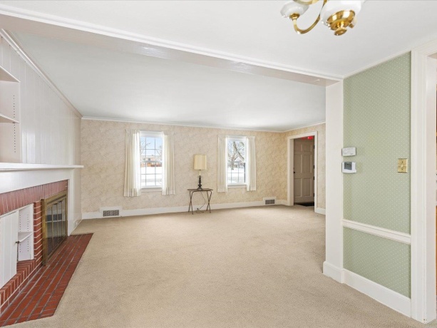 2433 Oxford, ROCKFORD, Illinois 61103, 3 Bedrooms Bedrooms, ,1 BathroomBathrooms,House,For Sale,Oxford,202600420