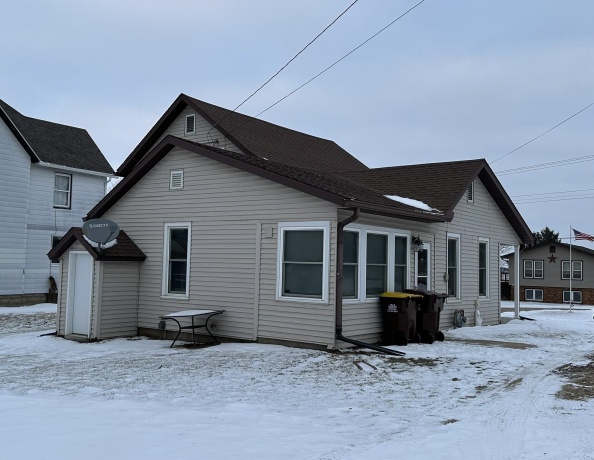 220 Simmons Ave, STOCKTON, Illinois 61085, 3 Bedrooms Bedrooms, ,2 BathroomsBathrooms,House,For Sale,Simmons Ave,202600422