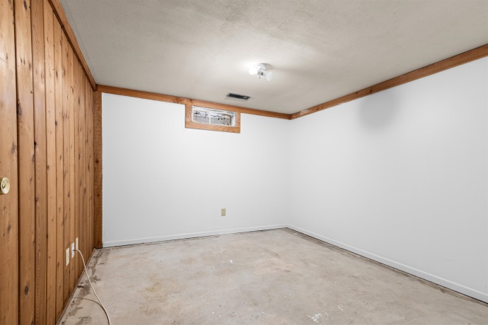 6402 East, LOVES PARK, Illinois 61111, 3 Bedrooms Bedrooms, ,2 BathroomsBathrooms,House,For Sale,East,202600424