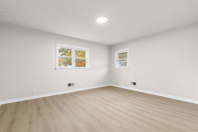 6402 East, LOVES PARK, Illinois 61111, 3 Bedrooms Bedrooms, ,2 BathroomsBathrooms,House,For Sale,East,202600424