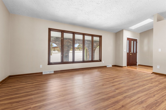 11738 Southgate, ROSCOE, Illinois 61073, 6 Bedrooms Bedrooms, ,3 BathroomsBathrooms,House,For Sale,Southgate,202600427