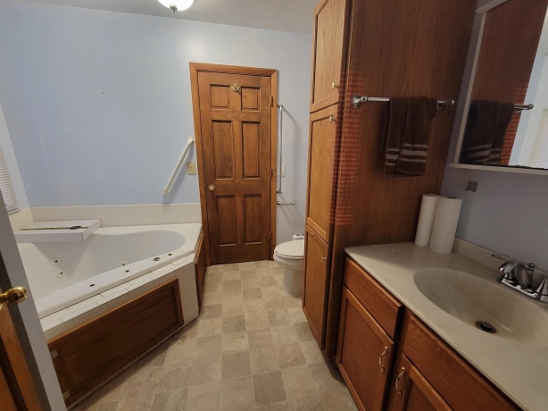 21882 410 East, SHEFFIELD, Illinois 61361, 2 Bedrooms Bedrooms, ,2 BathroomsBathrooms,House,For Sale,410 East,202507489