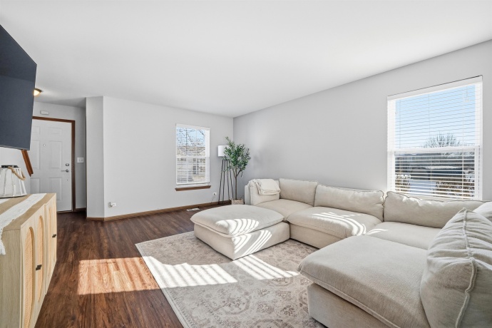 379 Stone Hollow, POPLAR GROVE, Illinois 61065, 3 Bedrooms Bedrooms, ,2 BathroomsBathrooms,House,For Sale,Stone Hollow,202600433