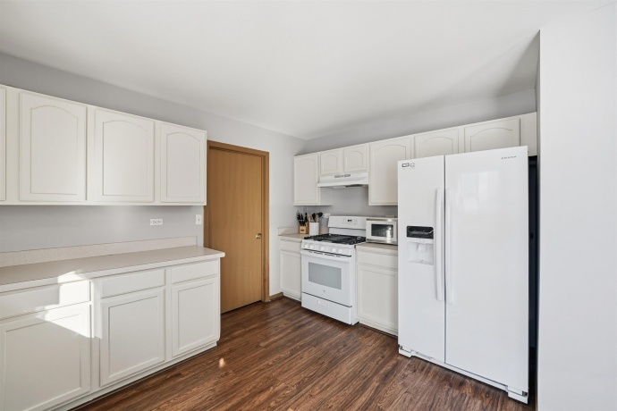 379 Stone Hollow, POPLAR GROVE, Illinois 61065, 3 Bedrooms Bedrooms, ,2 BathroomsBathrooms,House,For Sale,Stone Hollow,202600433