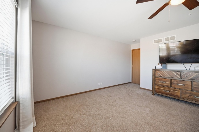 379 Stone Hollow, POPLAR GROVE, Illinois 61065, 3 Bedrooms Bedrooms, ,2 BathroomsBathrooms,House,For Sale,Stone Hollow,202600433