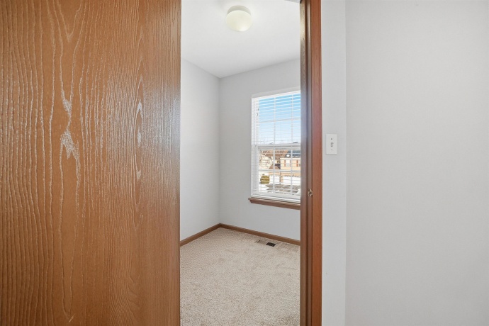 379 Stone Hollow, POPLAR GROVE, Illinois 61065, 3 Bedrooms Bedrooms, ,2 BathroomsBathrooms,House,For Sale,Stone Hollow,202600433