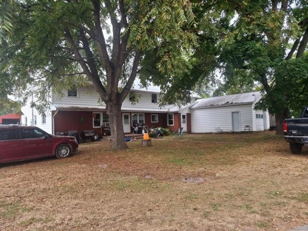 200 Oregon, Troy Grove, Illinois 61372, ,3 - 4 Units,For Sale,Oregon,202600436